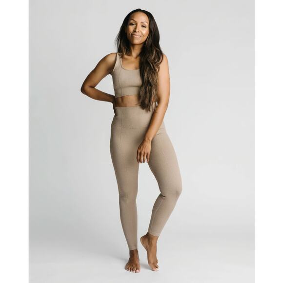 Zyia Taupe Firm Free Seamless 7/8 Textured Leggings Size Small Athletic Outdoors - Picture 2 of 9